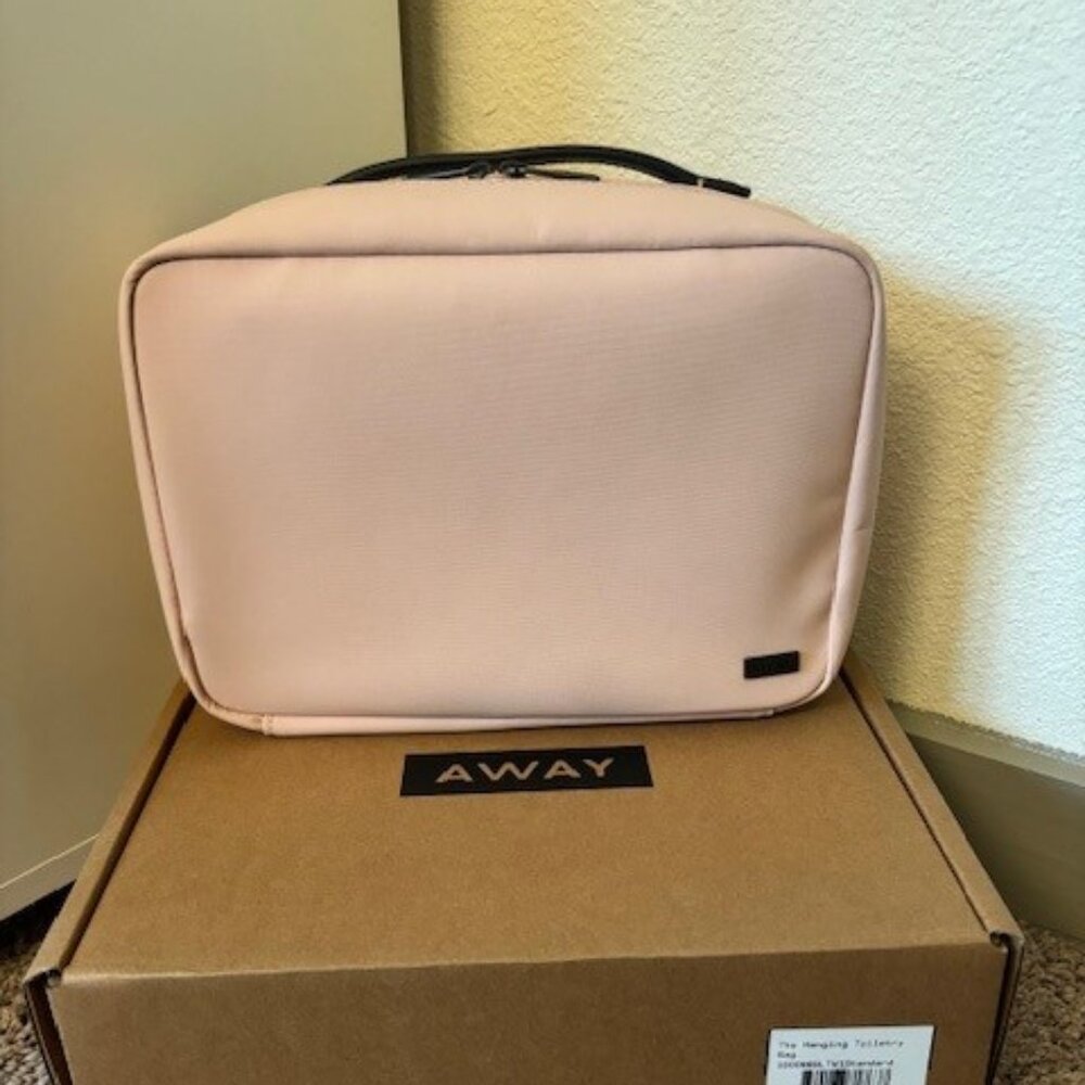 Away Hanging Toiletry Bag - Blush Pink